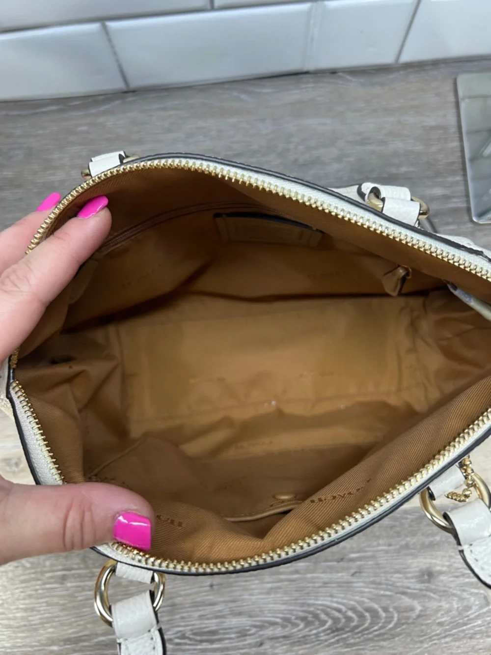 Coach cream satchel - Picture 4 of 13